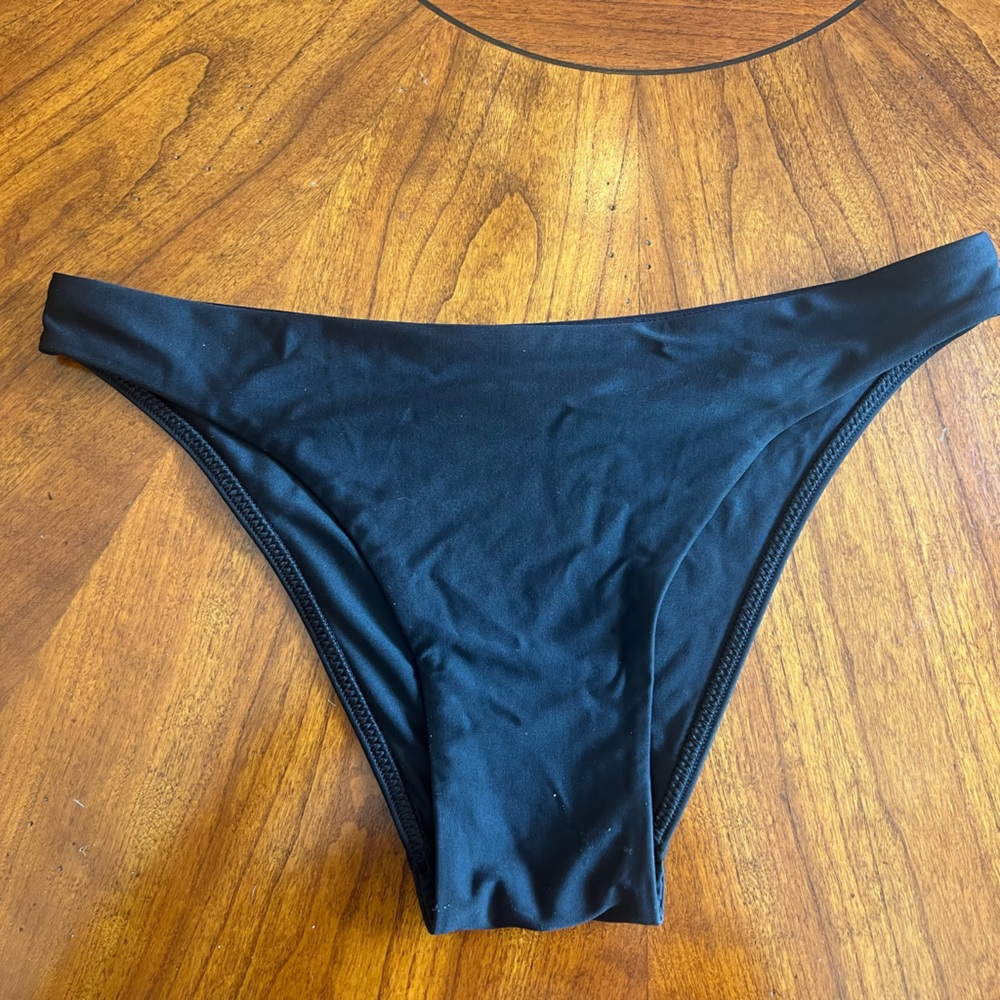 lululemon waterside skimpy bikini bottoms XS BLACK